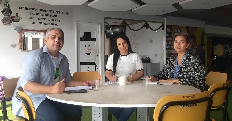Alianza de Estudios entre Infocentro y UNETI