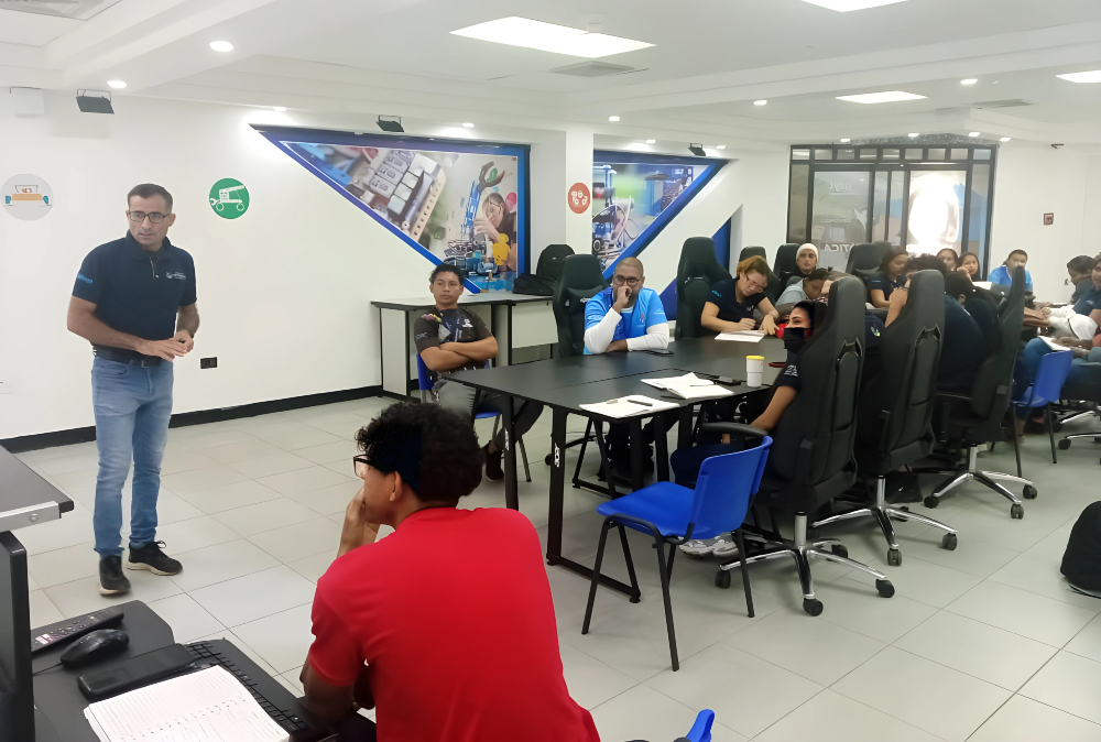 Equipo de Infocentro del estado Zulia de reúne para fortalecer la atención y los servicios