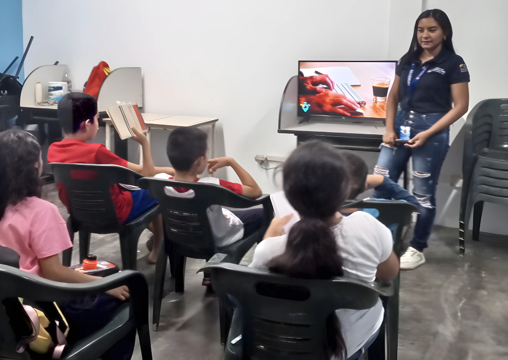 Taller de procesadores de texto despierta la creatividad en niños de Curbati