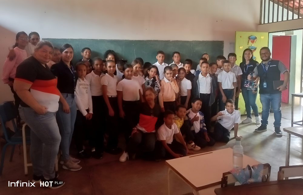 Infocentro Lara Inspira a la próxima generación de Científicas en Barquisimeto