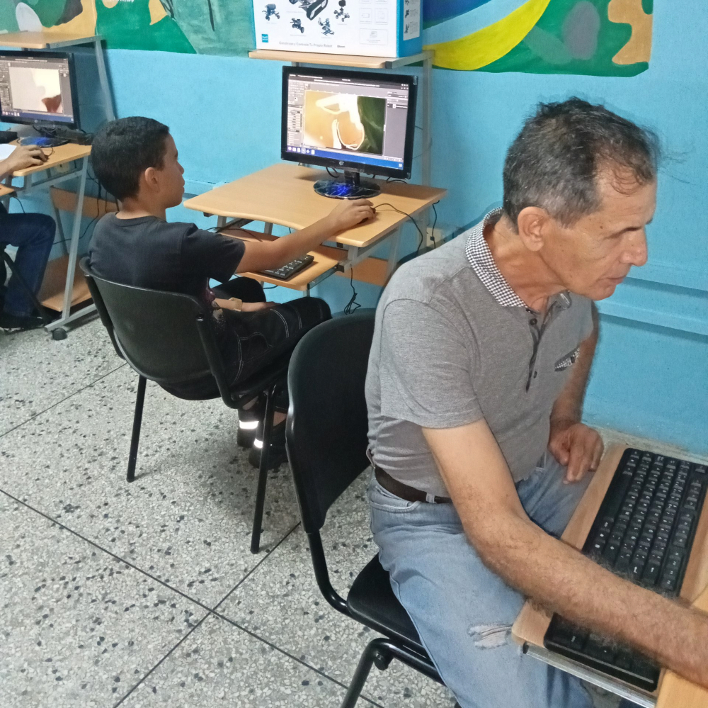 Inicia taller formativo de diseño gráfico básico en Infocentro Josefa Camejo