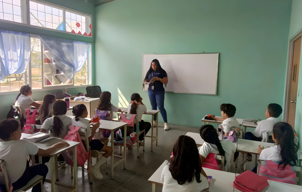 Escuela Básica Ezequiel Zamora: Territorio Libre de Ciberbullying. ¡No te quedes callado, Alza la Voz!