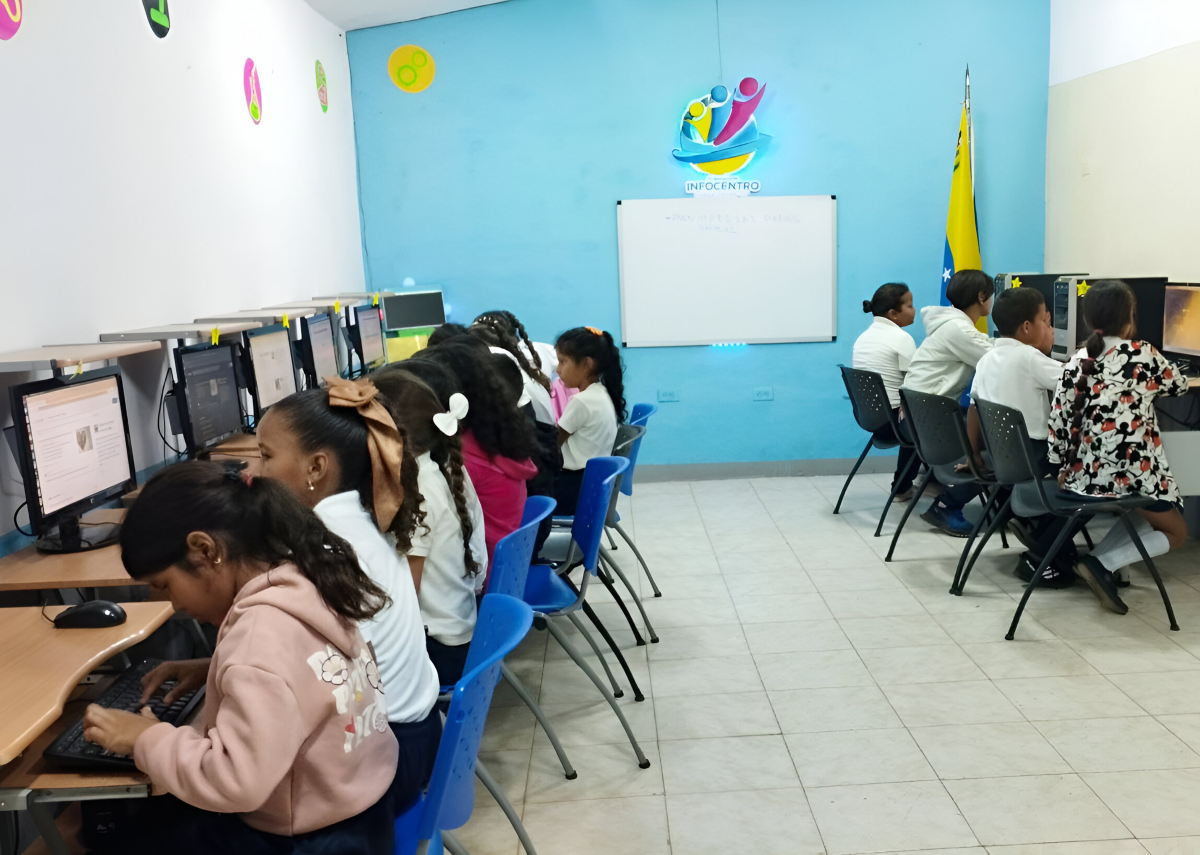 Infocentro Don Andrés Bello educa a estudiantes sobre TikTok en el Municipio Tocopero del Estado Falcón