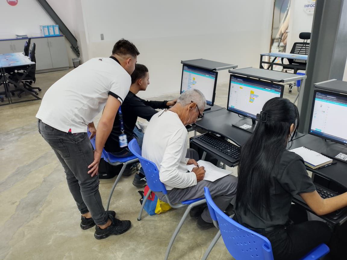 Mega Infocentro de La Guaira impulsa la educación del futuro con Talleres de Inteligencia Artificial y Programación
