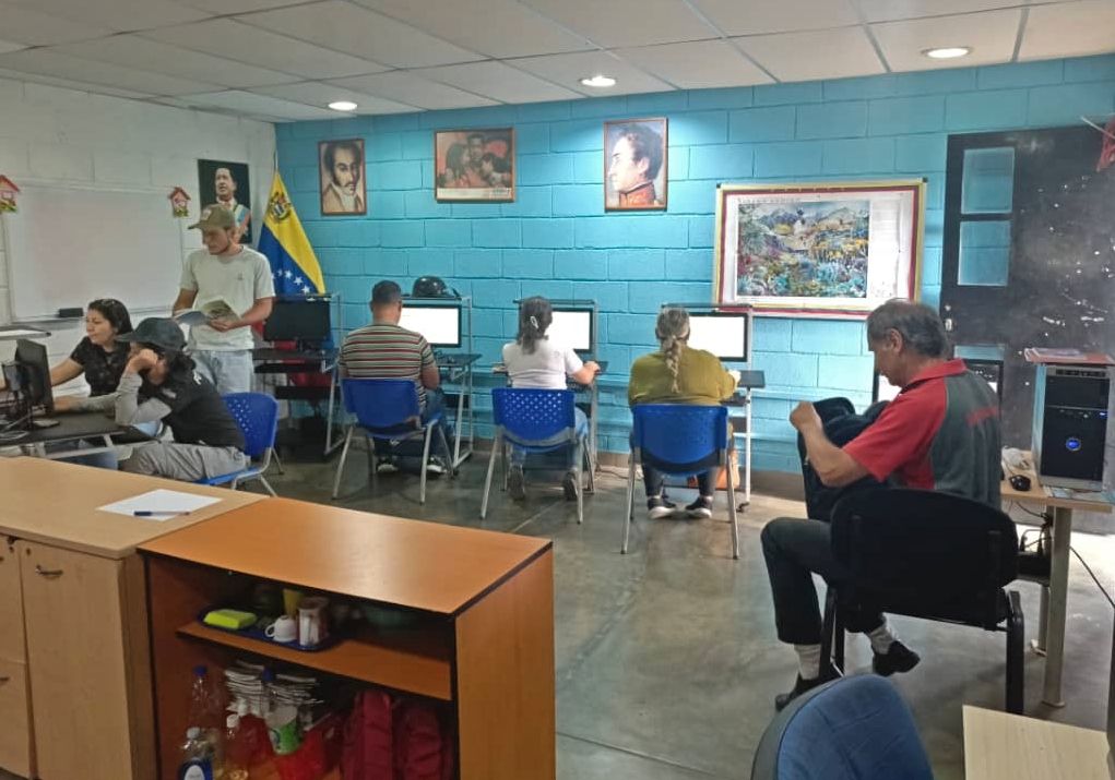 Taller de Hoja de Cálculo: Potenciando la Gestión de Datos en la Comunidad