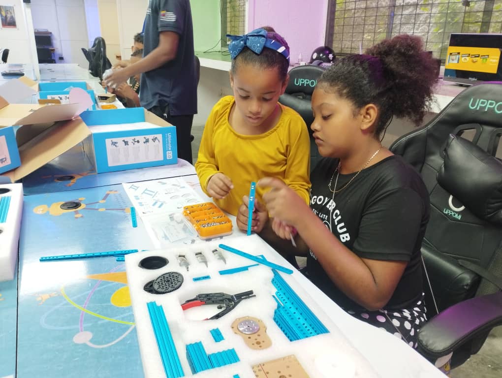 Infocentro Miranda impulsa la robótica educativa en vacaciones