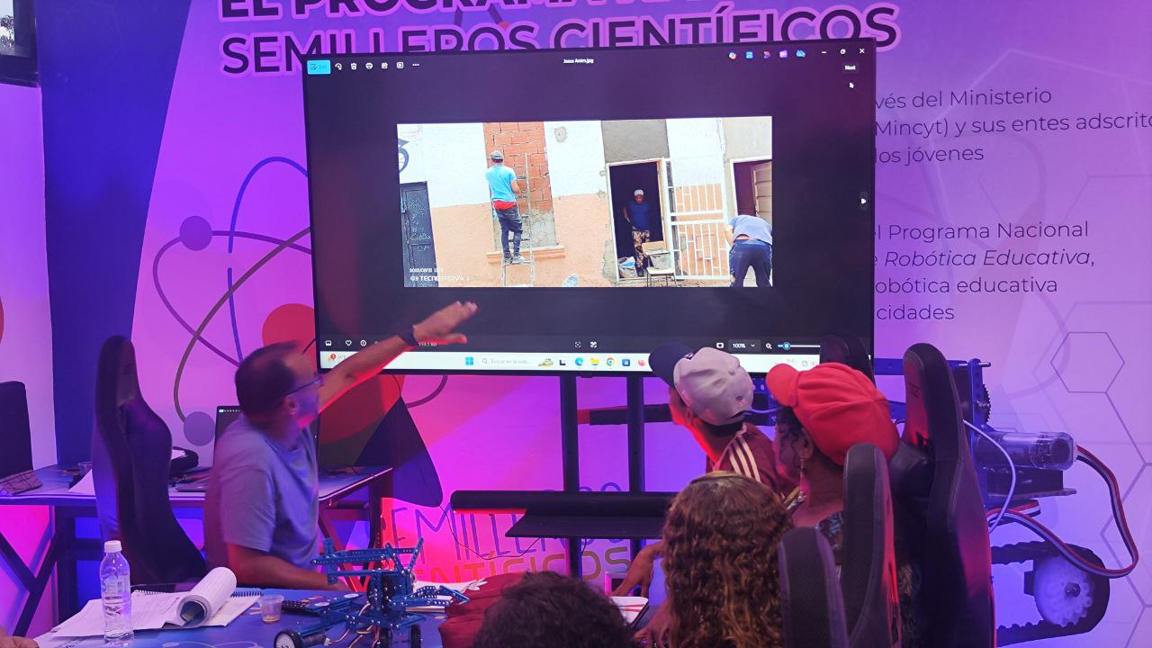 Juventud Comunera y Tecnología: La Nueva Frontera para el Fortalecimiento del Poder Popular en Caracas