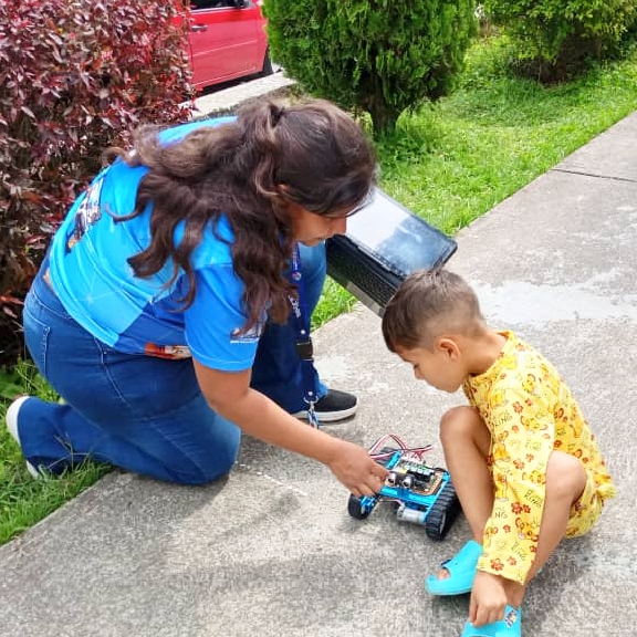 Jornada Social de abordaje Comunitario en el Urbanismo Hugo Chávez Frías en el Sector Mesa Laguna.