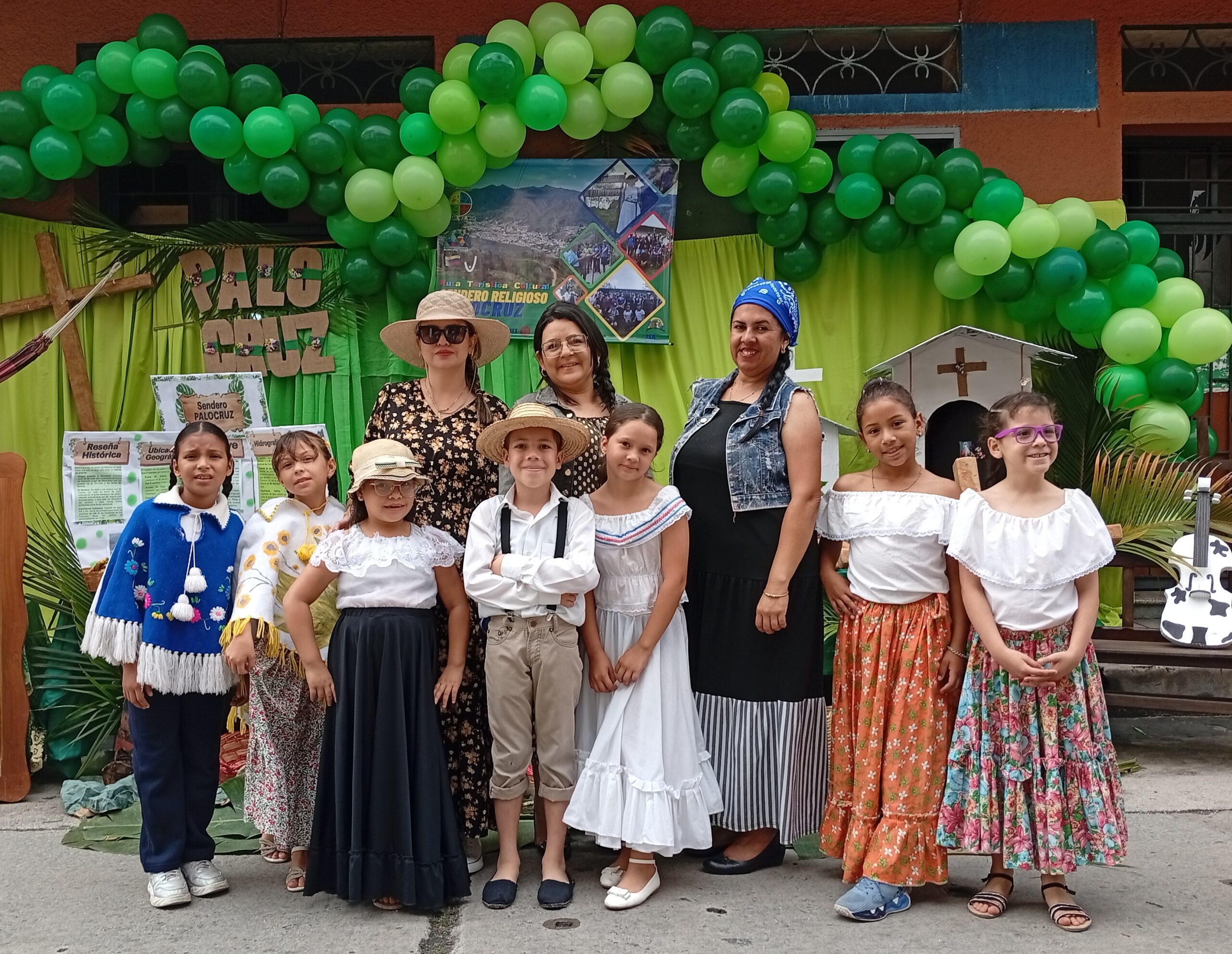 Tovar desafía la lluvia y celebra con orgullo 176 años de identidad en su Desfile Pedagógico