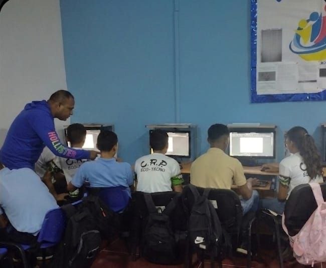 Formación en habilidades digitales en Achaguas fortalece capacidades de estudiantes del CRP de tecnología