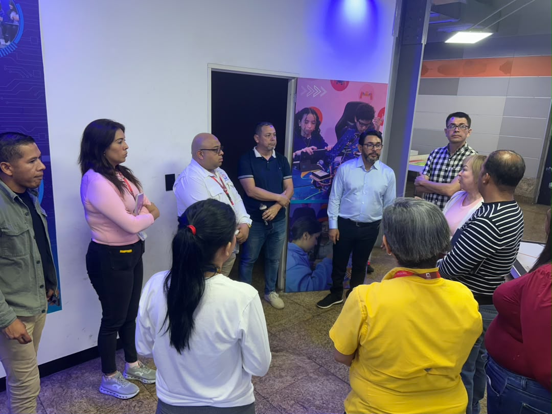 Mega Núcleo de Robótica de Los Teques recibió visita de autoridades del municipio Guaicapuro