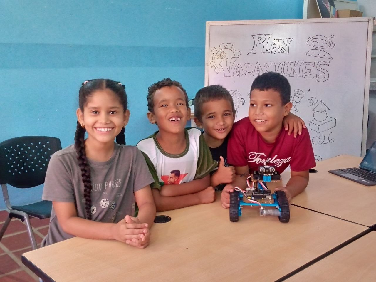 Más de 100 niños y niñas del Zulia se forman en Robótica y Tecnología durante el Plan Vacaciones Robóticas 2026