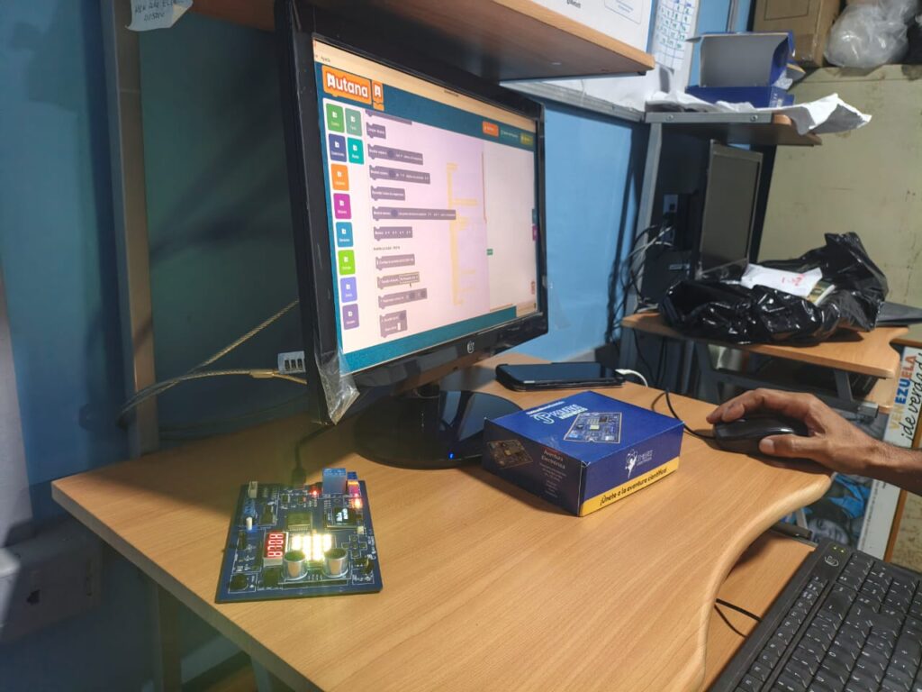 Fundación Infocentro fortalece la alfabetización tecnológica avanzada en Falcón con la entrega de Kits de “Pequeños Ingenieros”