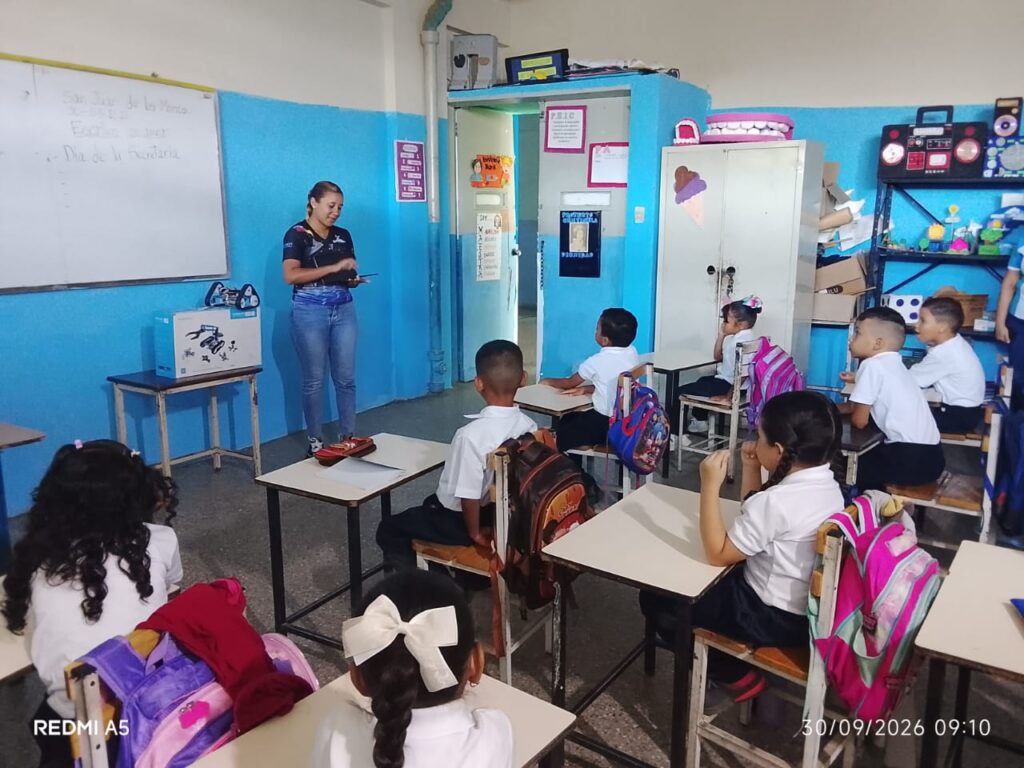 Sembrando el futuro tecnológico: Niños de primer grado de San Juan de los Morros se inician en la robótica educativa