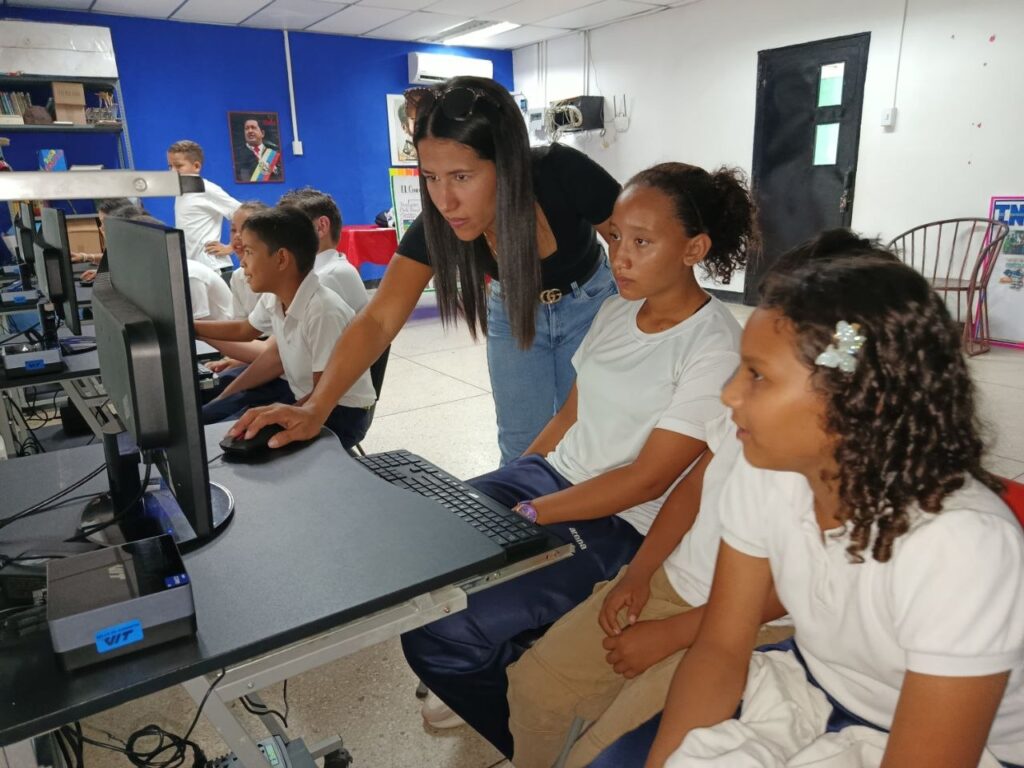 ¡Tecnología en las comunidades! Infocentro atiende a 7 municipios de Barinas