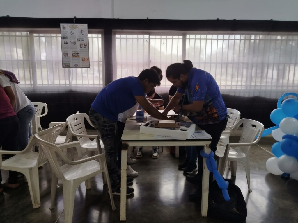 Nueva Esparta hace historia con el primer encuentro de robótica de las mesas técnicas de telecomunicaciones en Venezuela