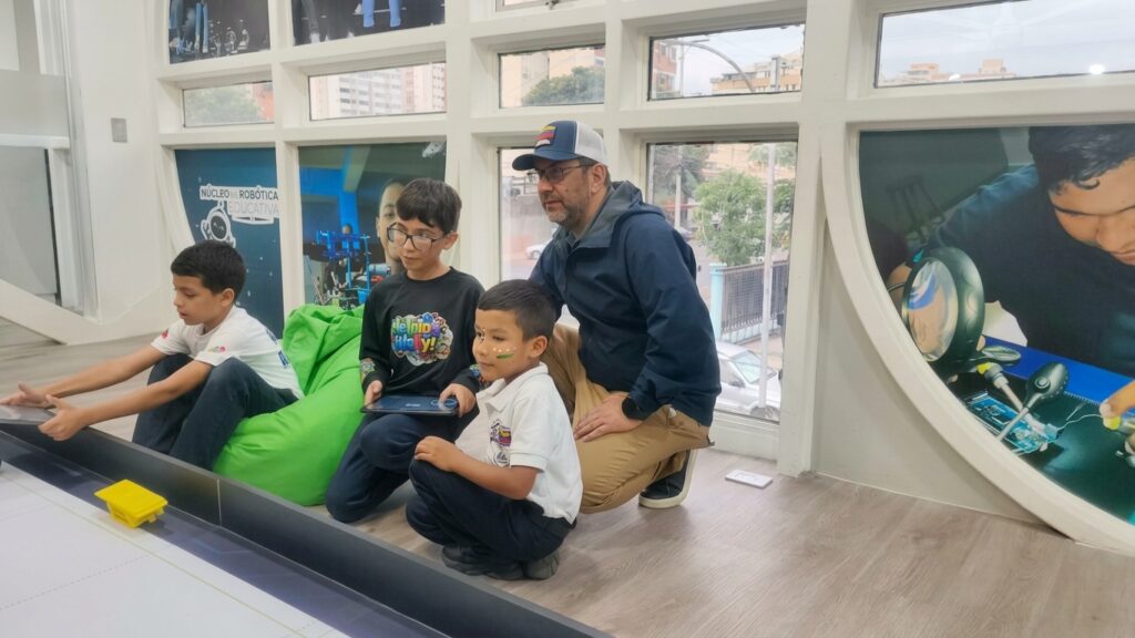 Ministro de Ciencia y Tecnología Dr. Iván Gil Visita Centro Didáctico y Mega Núcleo de Robótica en Aragua