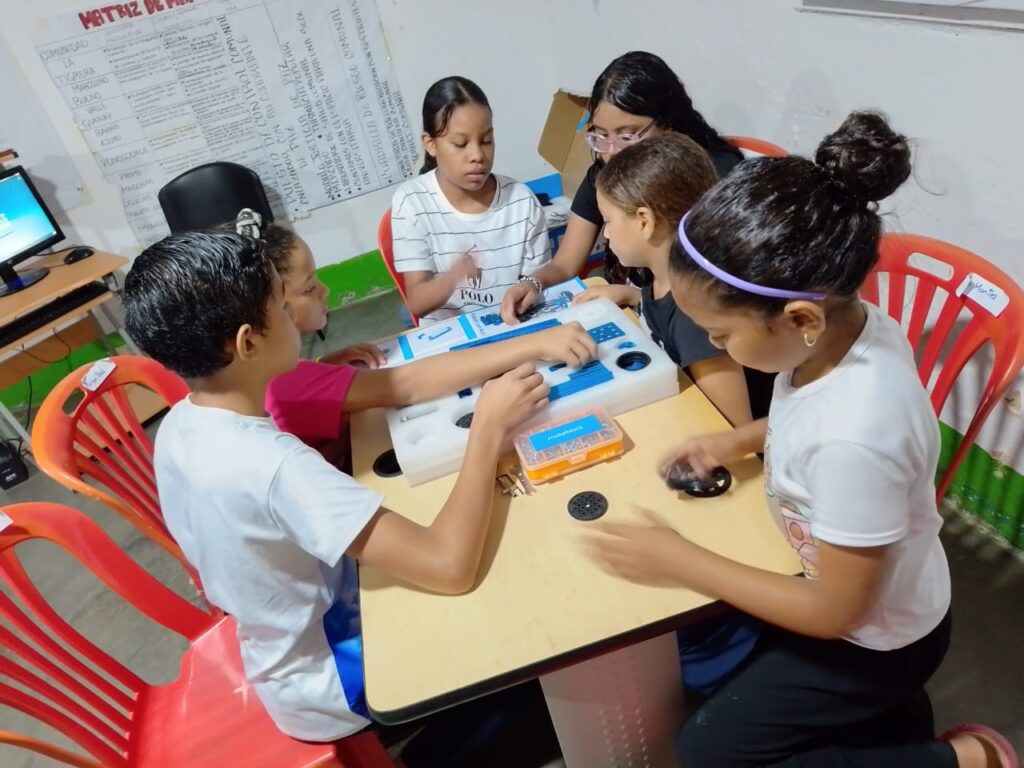 Infocentro Base de Misiones Antonio José de Sucre impulsa la robótica educativa en los niños y niñas de la comunidad