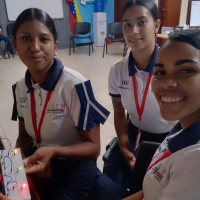 Estudiantes de la UNES fortalecen conocimientos en electrónica desde el Infocentro Virgen del Valle