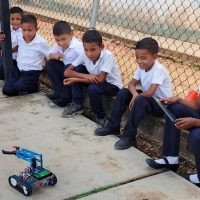 Sembrando sueños tecnológicos: La robótica transforma la sonrisa de los niños en la Escuela La Batalla de Valle de la Pascua